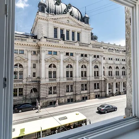 Opera House 1 Apartman Lviv