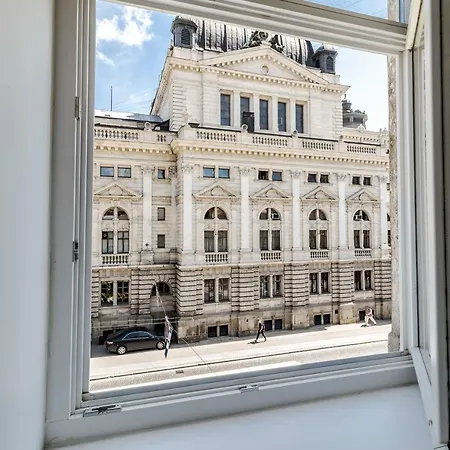 Opera House 1 Апартаменты